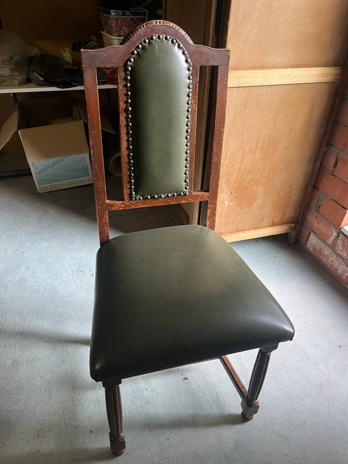 Stoelen 7, Enlèvement