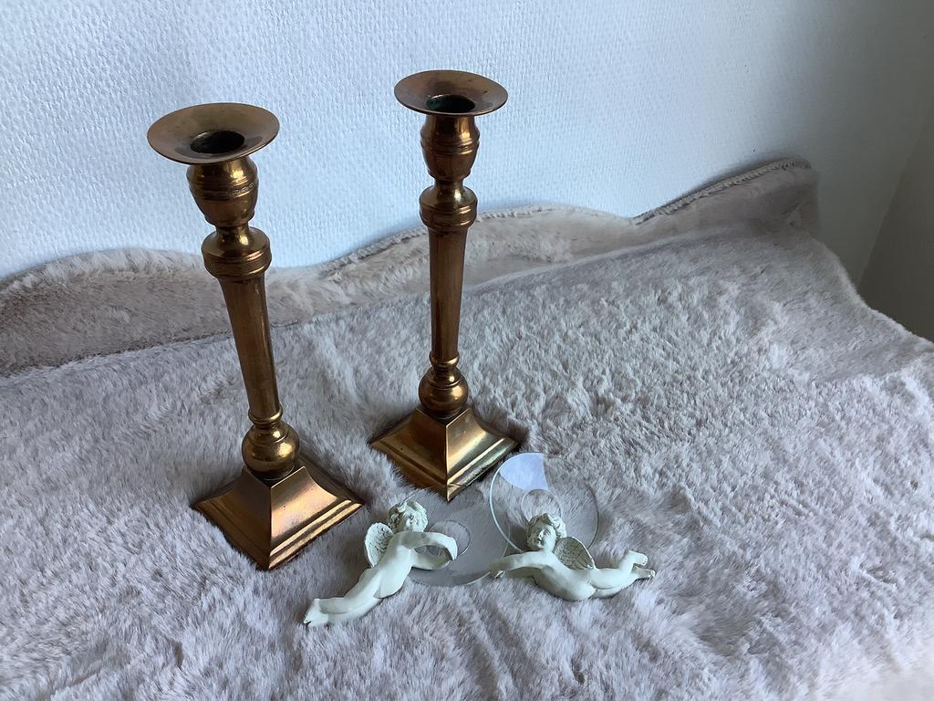 2 rood koperen kandelaars met engeltjes, Ophalen, Koper of Brons