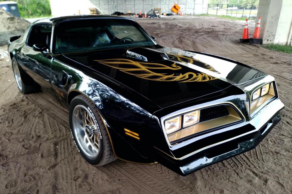 Recherché : Pontiac Trans am 77/78, Autos, Oldtimers & Ancêtres, Particulier, Pontiac, Noir, Enlèvement