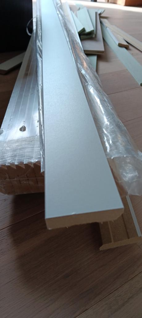 Overschilderbare witte plinten MDF, Doe-het-zelf en Bouw, Plinten en Afwerking, Plinten, MDF, Ophalen