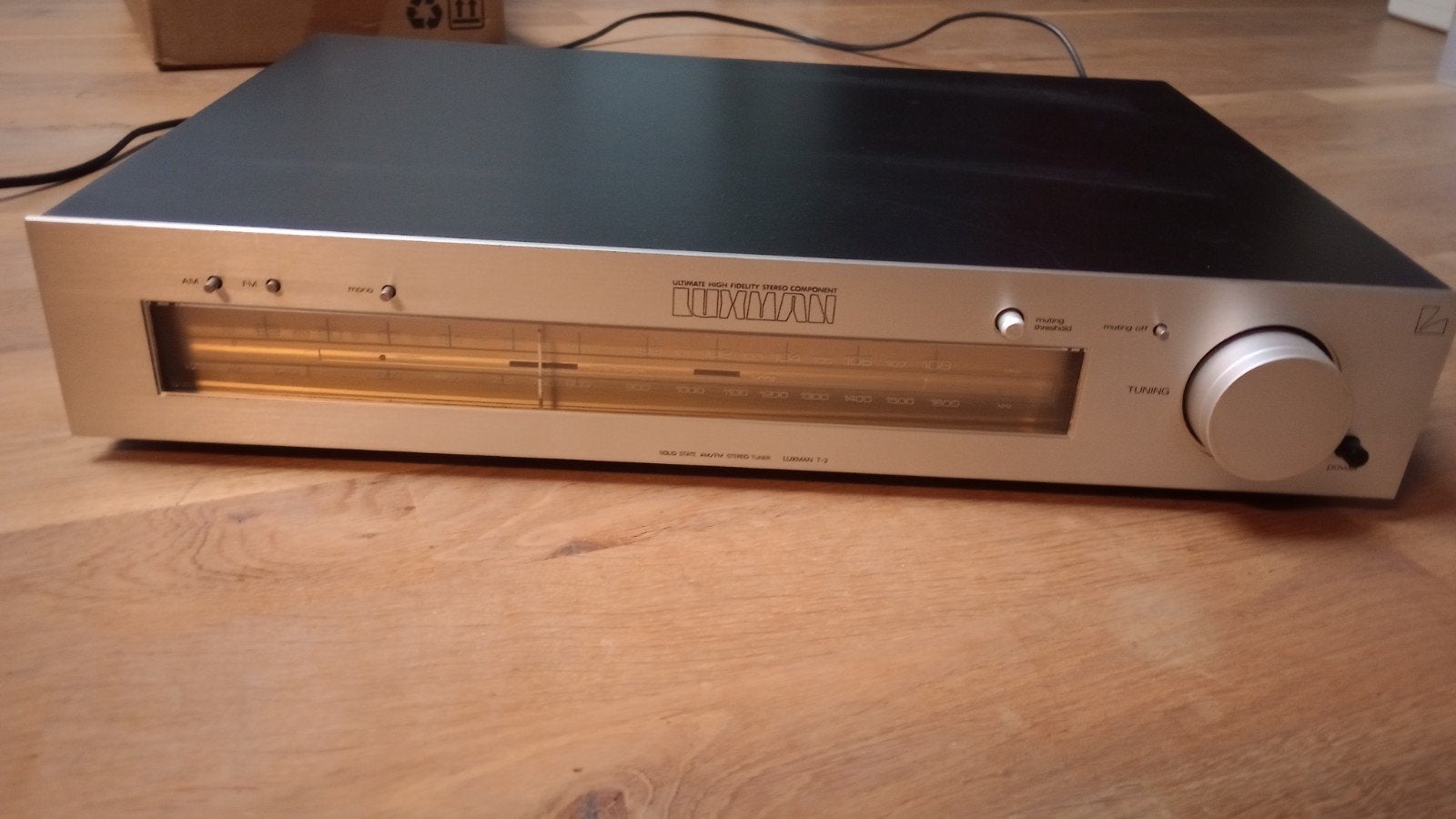 Tuner LUXMAN T-2, TV, Hi-fi & Vidéo, Tuners, Enlèvement, Comme neuf, Analogique