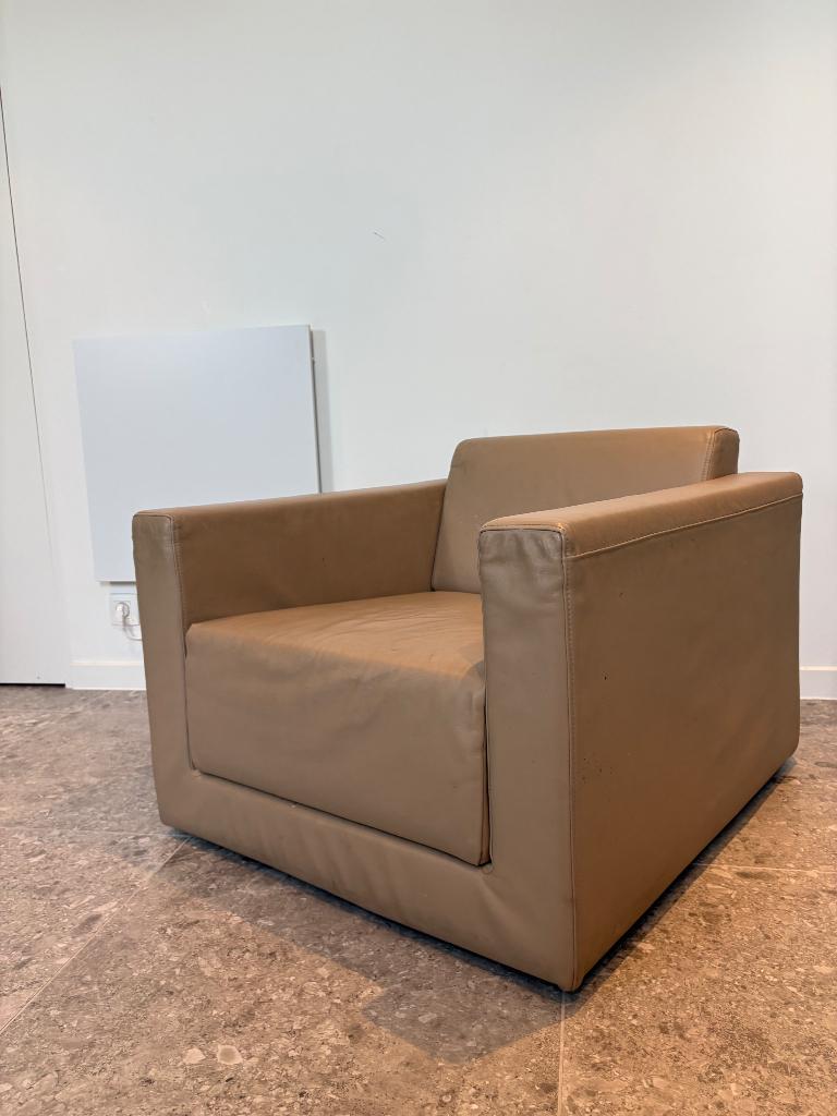 Eenzit leder, Ophalen, Minimalistisch design, Gebruikt, 50 tot 75 cm
