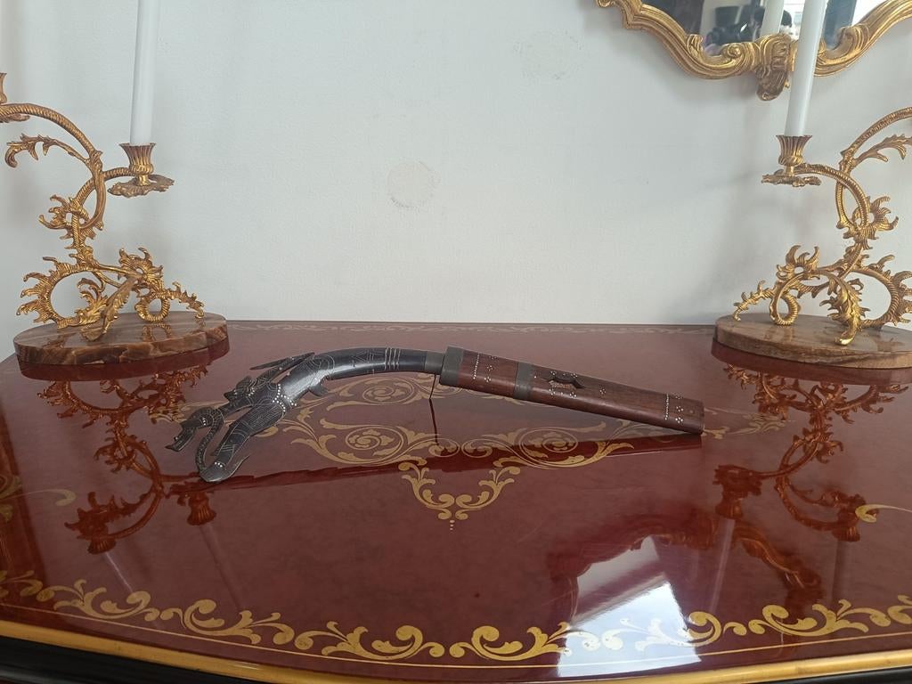 Couteau rare sculpté main vintage