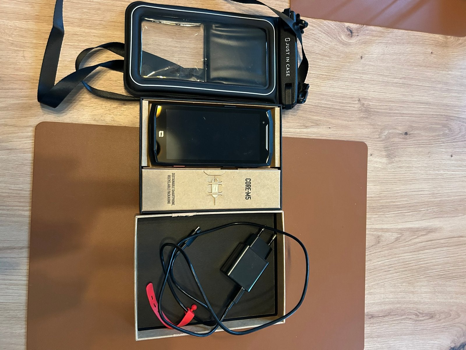 Crosscall CORE-M5 nieuw met waterdicht tasje SD kaart 512MB, Telecommunicatie, Ophalen