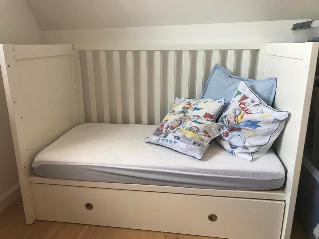 Babybed met schuif + multicare matras en park, Ophalen, Zo goed als nieuw