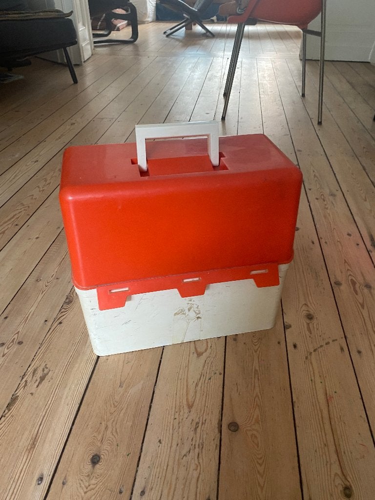 Grande boîte de rangement vintage rouge et blanche, Bricolage & Construction, Enlèvement, Boîte