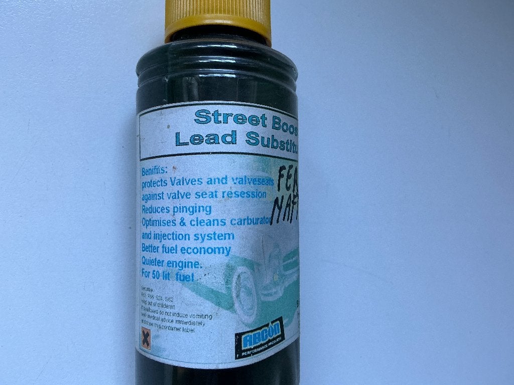 Essence avec additif au plomb Street Boost, Autos : Pièces & Accessoires, Enlèvement, Neuf, Skoda