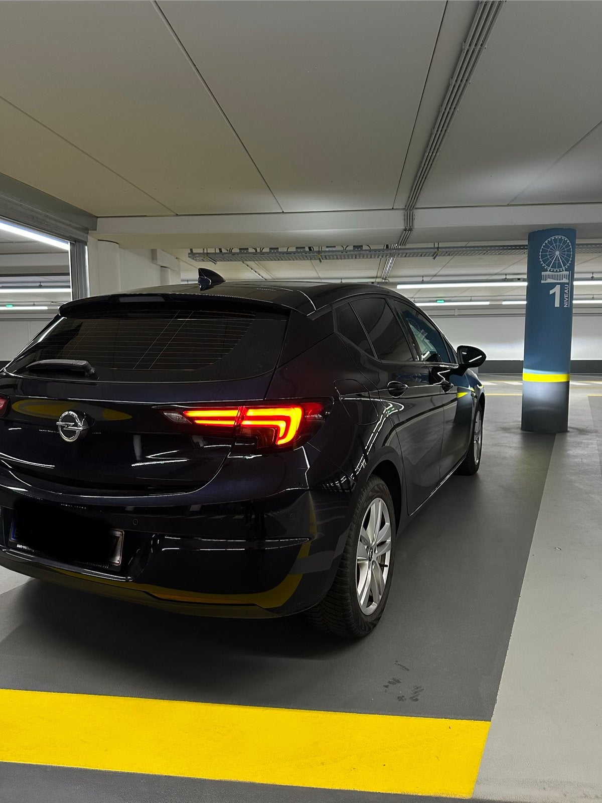 Opel Astra K 2018 1.6 cdti Ultimate Full Option gekeurd!, Auto's, Blauw, Leder, Diesel, Particulier