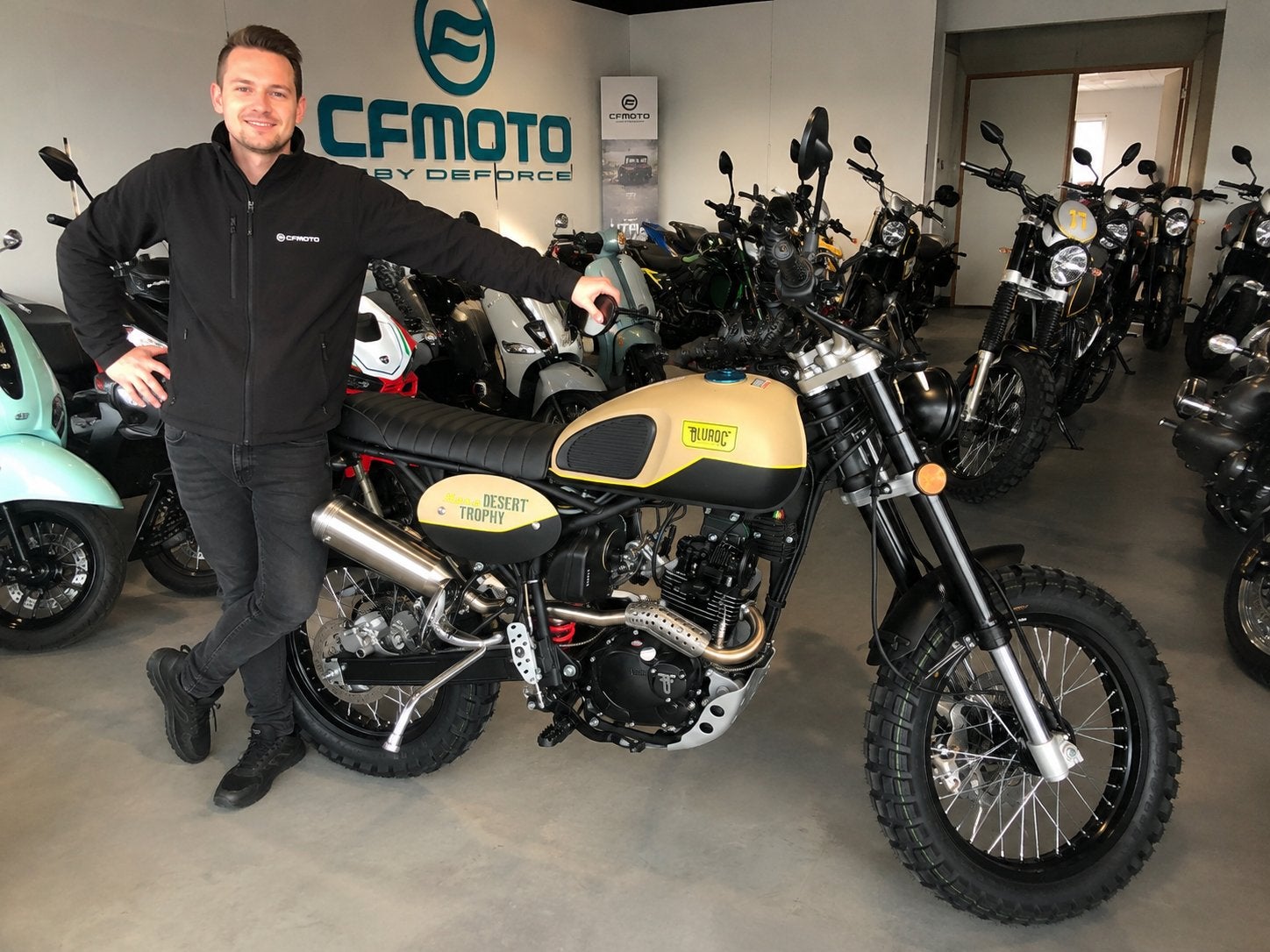 BLUROC  (BULLIT)- Hero 125  STOCKDEAL €2799, Motoren, Nieuw, Bedrijf, 1 cilinder, Bullit