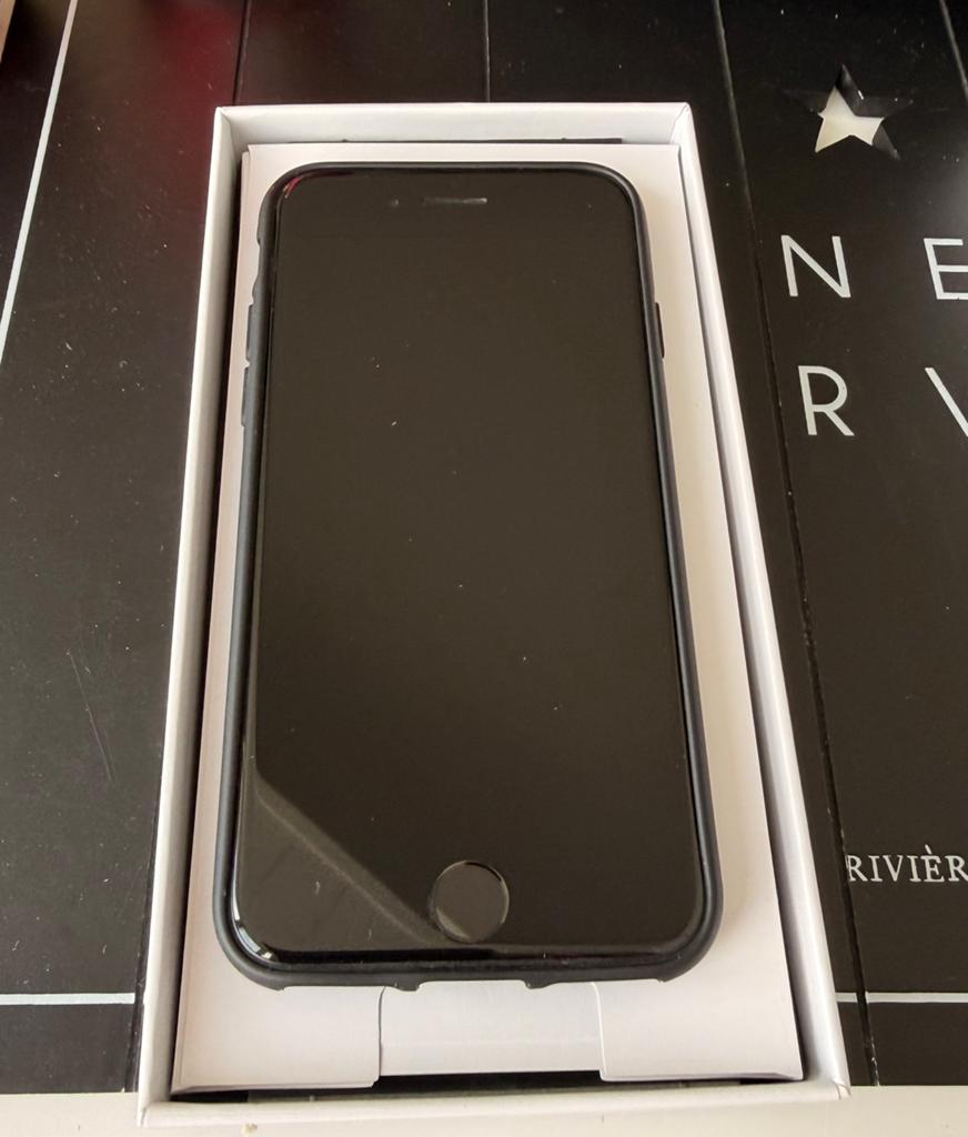 iPhone SE 3 (2022) – 64GB – Zwart, Telecommunicatie, Ophalen, Zo goed als nieuw