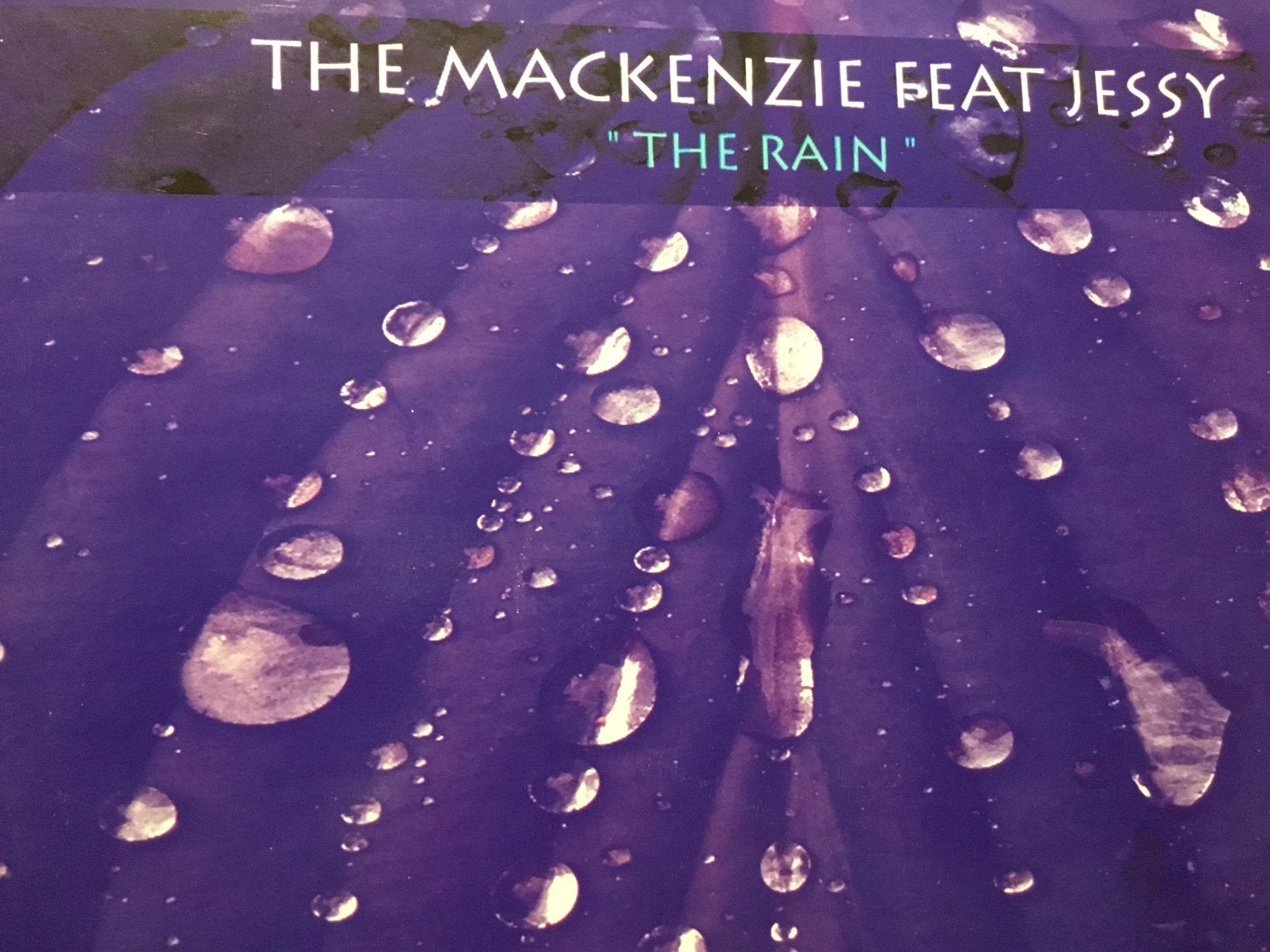 The Mackenzie feat. Jessy. The Rain, CD & DVD, Vinyles | Dance & House, Enlèvement ou Envoi, Comme neuf
