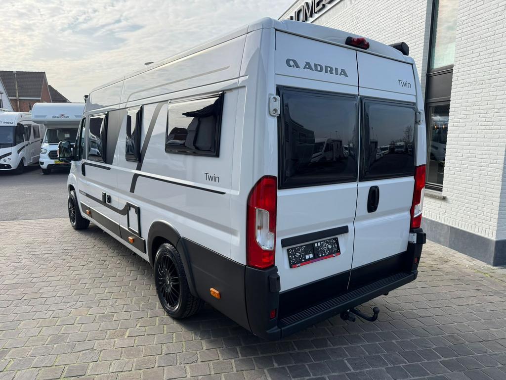 Citroën Jumper Adria Twin 640, 6 à 7 mètres, Boîte manuelle, Douche, Diesel