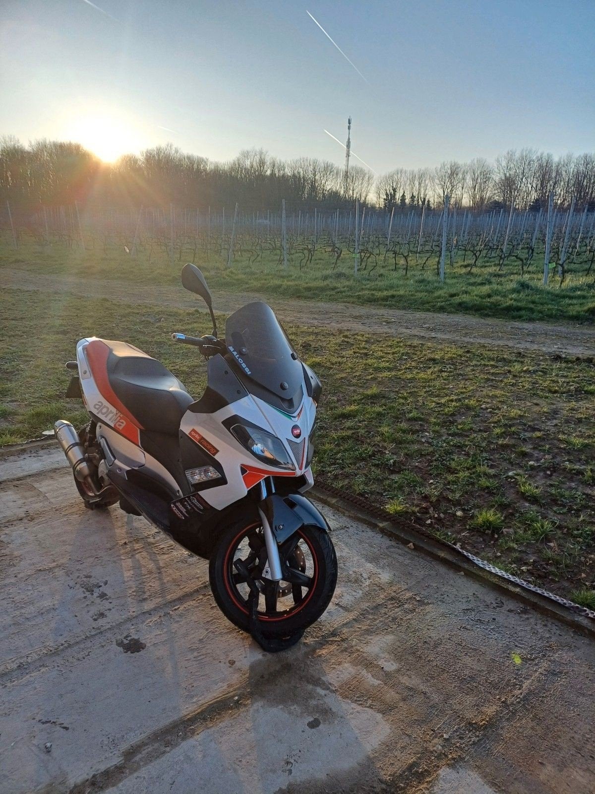 Aprillia sr max 125cm3 ., Vélos & Vélomoteurs, Scooters | Aprilia