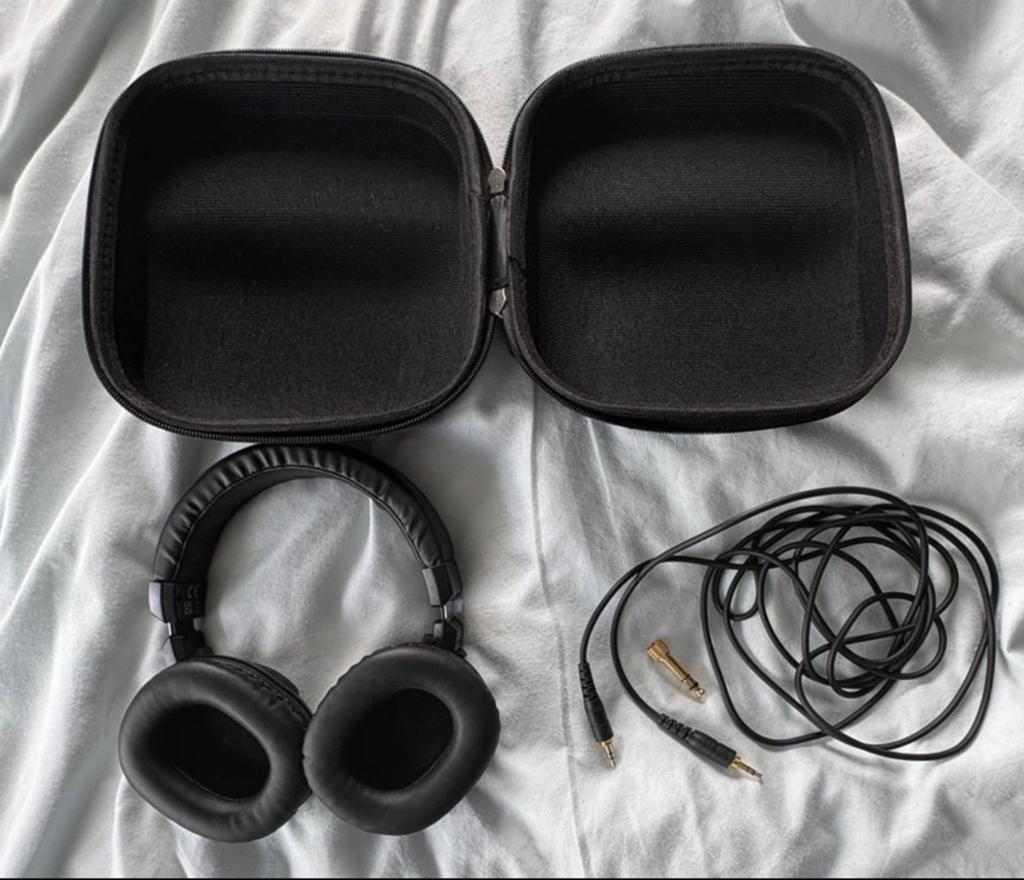 Devine pro 4000 studio koptelefoon + case, Informatique & Logiciels, Casques micro, Enlèvement ou Envoi, Casque gamer, Comme neuf