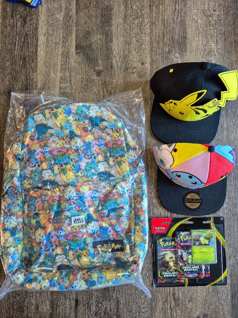 4x Pakket pokemon, rugzak,kaarten, 2x pet pokemon 50€/pakket, Ophalen of Verzenden, Nieuw