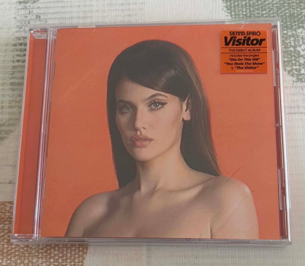 Sienna Spiro - Visitor (CD), Enlèvement ou Envoi, Pop, Neuf, dans son emballage, Autres types