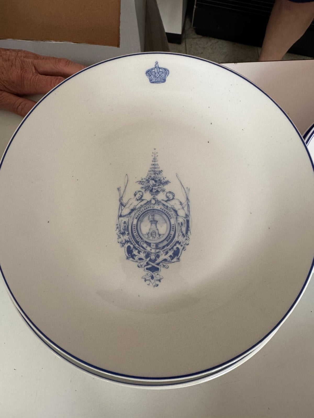 Platte borden handbooggilde fort lapin brugge, Ophalen