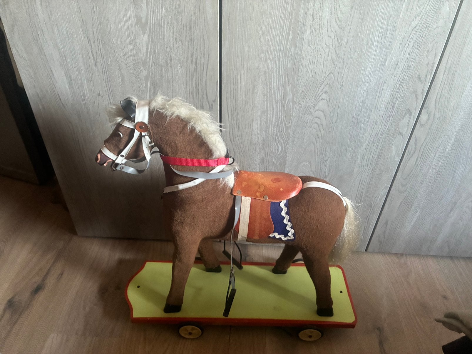 Oud schommelpaard, Enfants & Bébés, Jouets | Jouets a bascule, Enlèvement, Utilisé