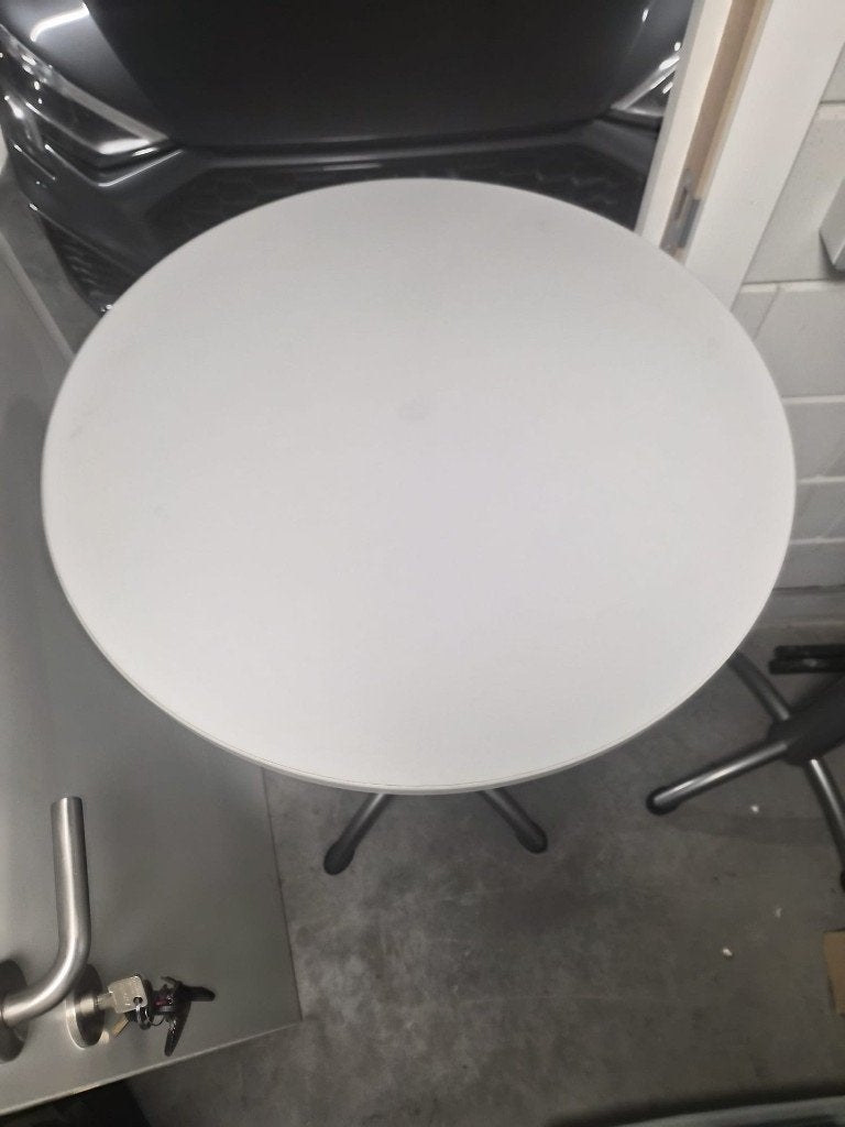 2x statafels, Ophalen, Metaal of Aluminium, Rond, Zo goed als nieuw