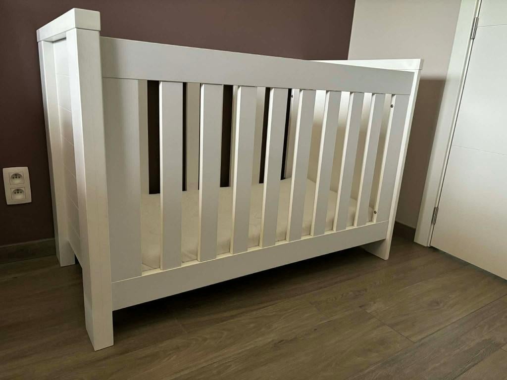 ledikant en commode, Ophalen, Gebruikt, Matras