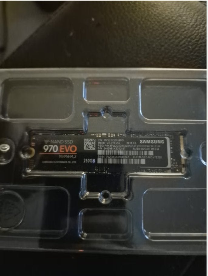 Samsung 970 EVO 250GB NVMe M.2 SSD, Computers en Software, Harde schijven, Intern, SSD, Ophalen of Verzenden, Zo goed als nieuw
