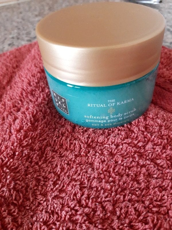 Gommage Rituals, Bijoux, Sacs & Beauté, Enlèvement ou Envoi, Neuf, Body lotion, Crème ou Huile