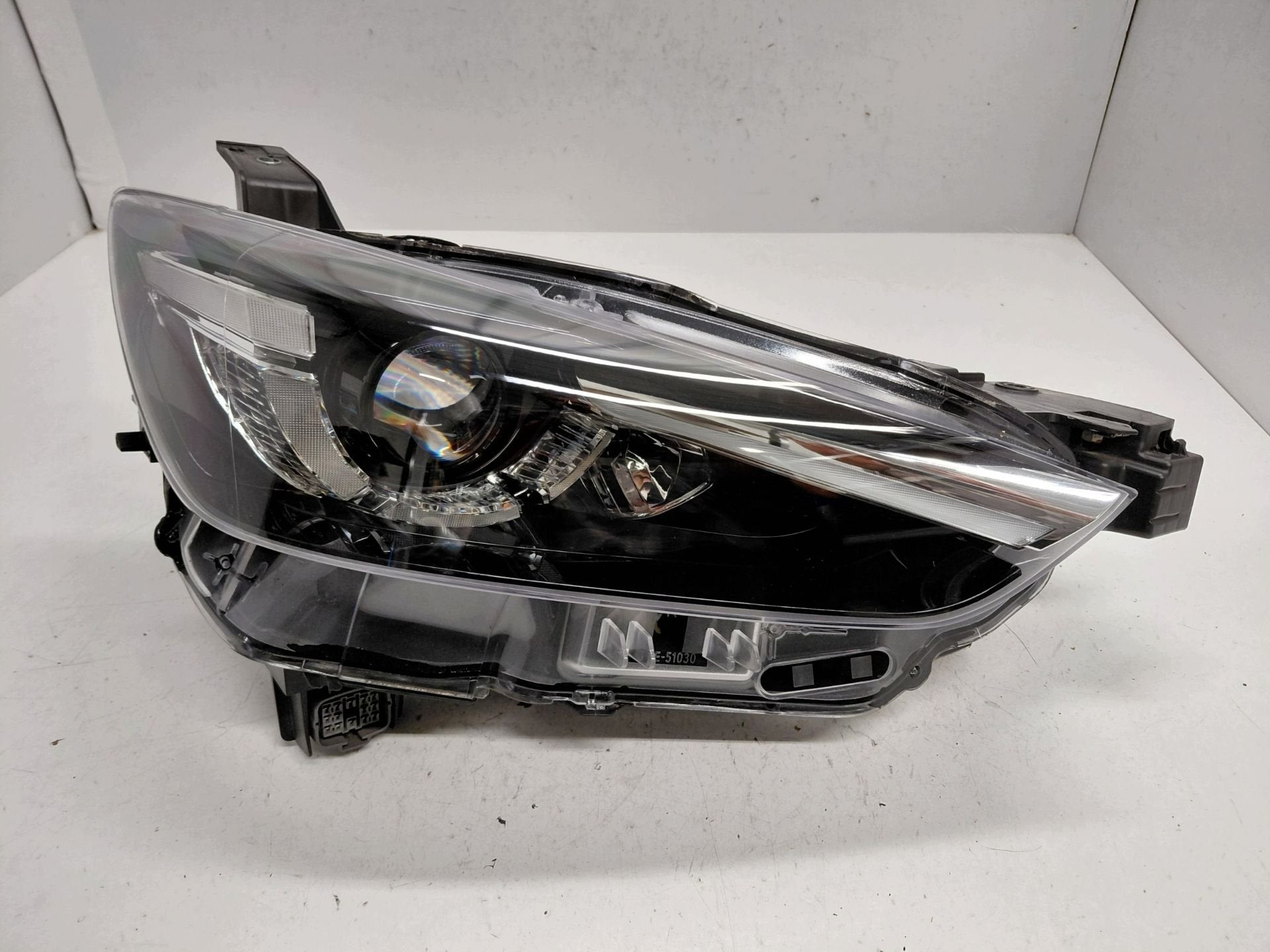 Mazda CX3 Koplamp Rechts D10E-51030, Gebruikt, Shinchi, Fuchu-Cho 3-1
730-8670  Hiroshima, Mazda Motor Corporation, Info@mazda.co.jp