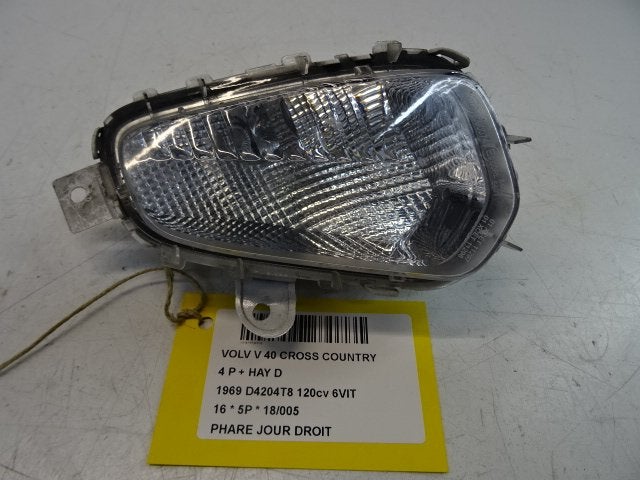 FEU DE JOUR AVANT DROIT V40 Cross Country (MZ) (31323118), Utilisé, Volvo