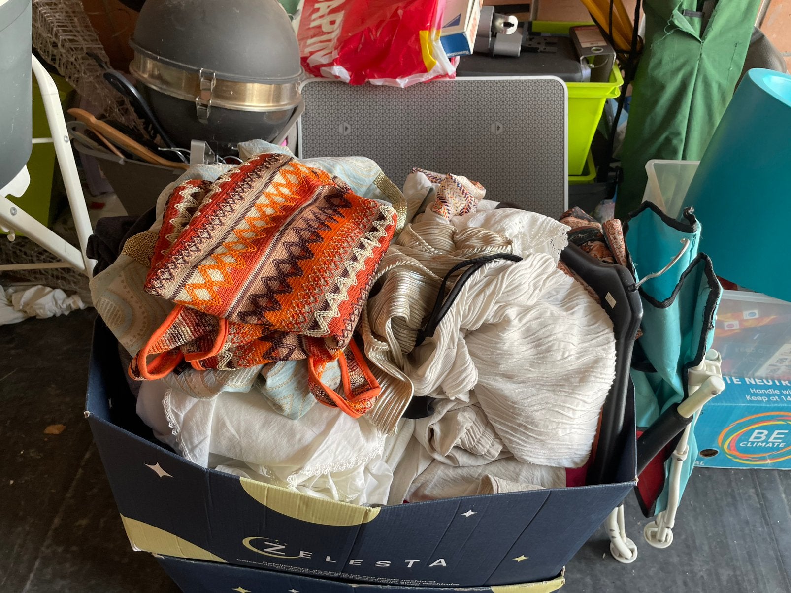 Dozen voor rommelmarkt, Diversen, Rommelmarktspullen, Ophalen, Zo goed als nieuw