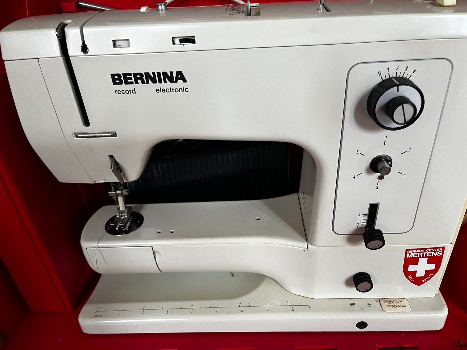 Bernina 830 naaimachine incl koffer, Enlèvement, Utilisé, Machine à coudre, Bernina