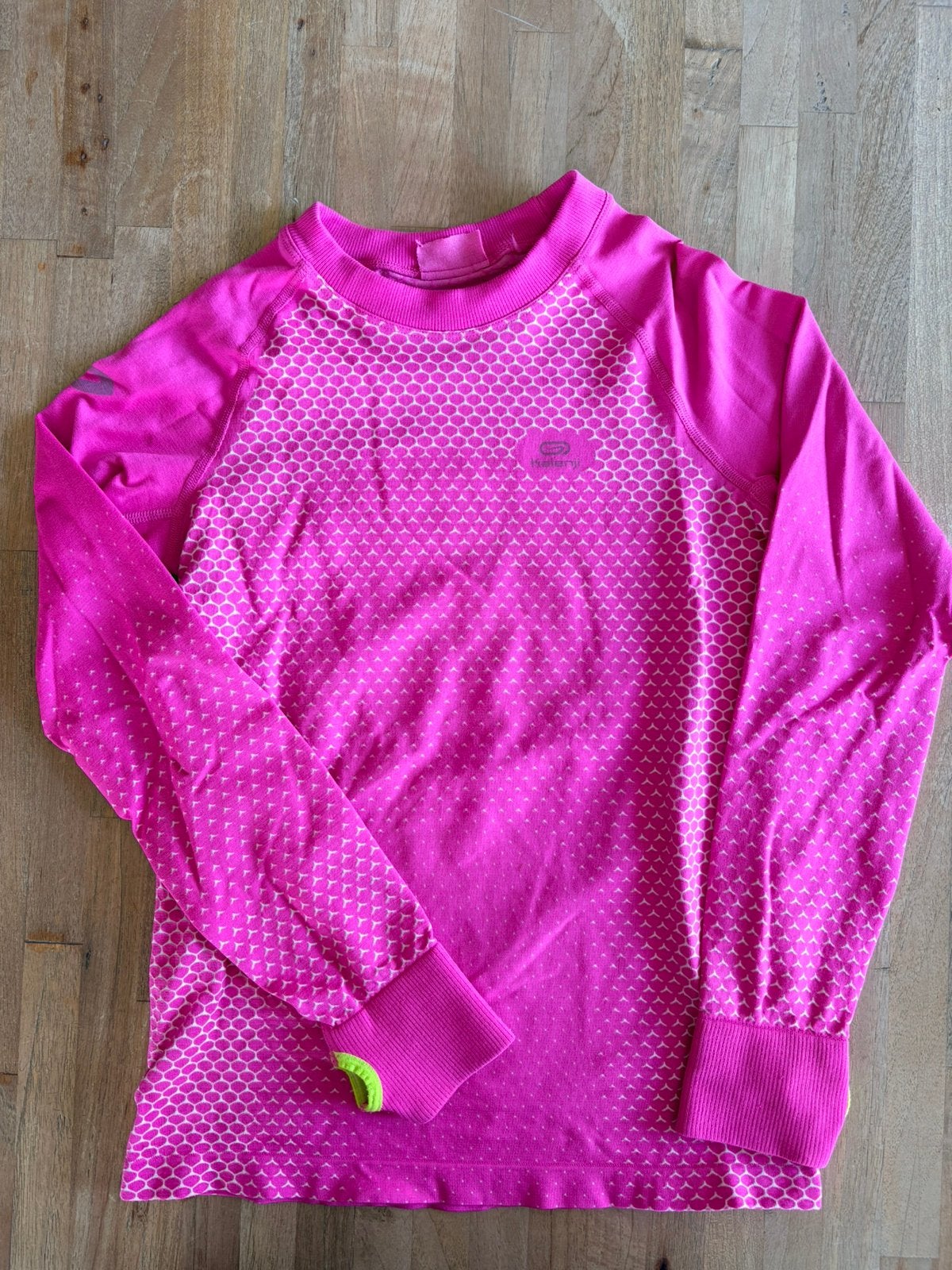 Fuchsia atletiek longsleeve Kalenji, maat 125/132, Enfants & Bébés, Vêtements enfant | Taille 128, Enlèvement ou Envoi, Utilisé