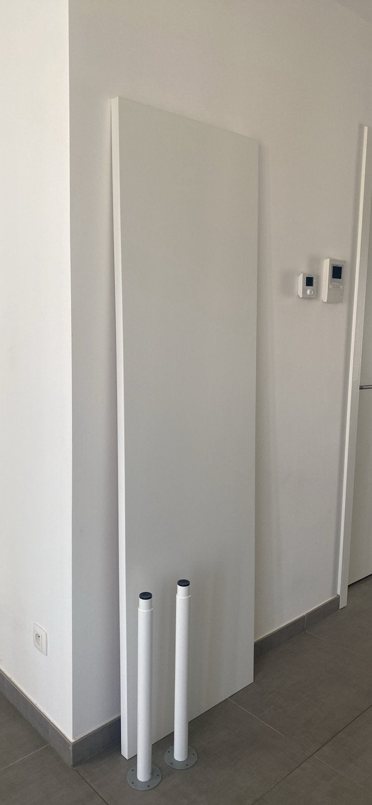 Wit bureaublad (200x60cm) + 2 poten, Ophalen, Zo goed als nieuw, Wit