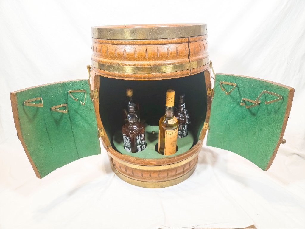 Vintage Houten Bar Ton met Herten Houtsnijwerk – Minibar, Ophalen, Gebruikt