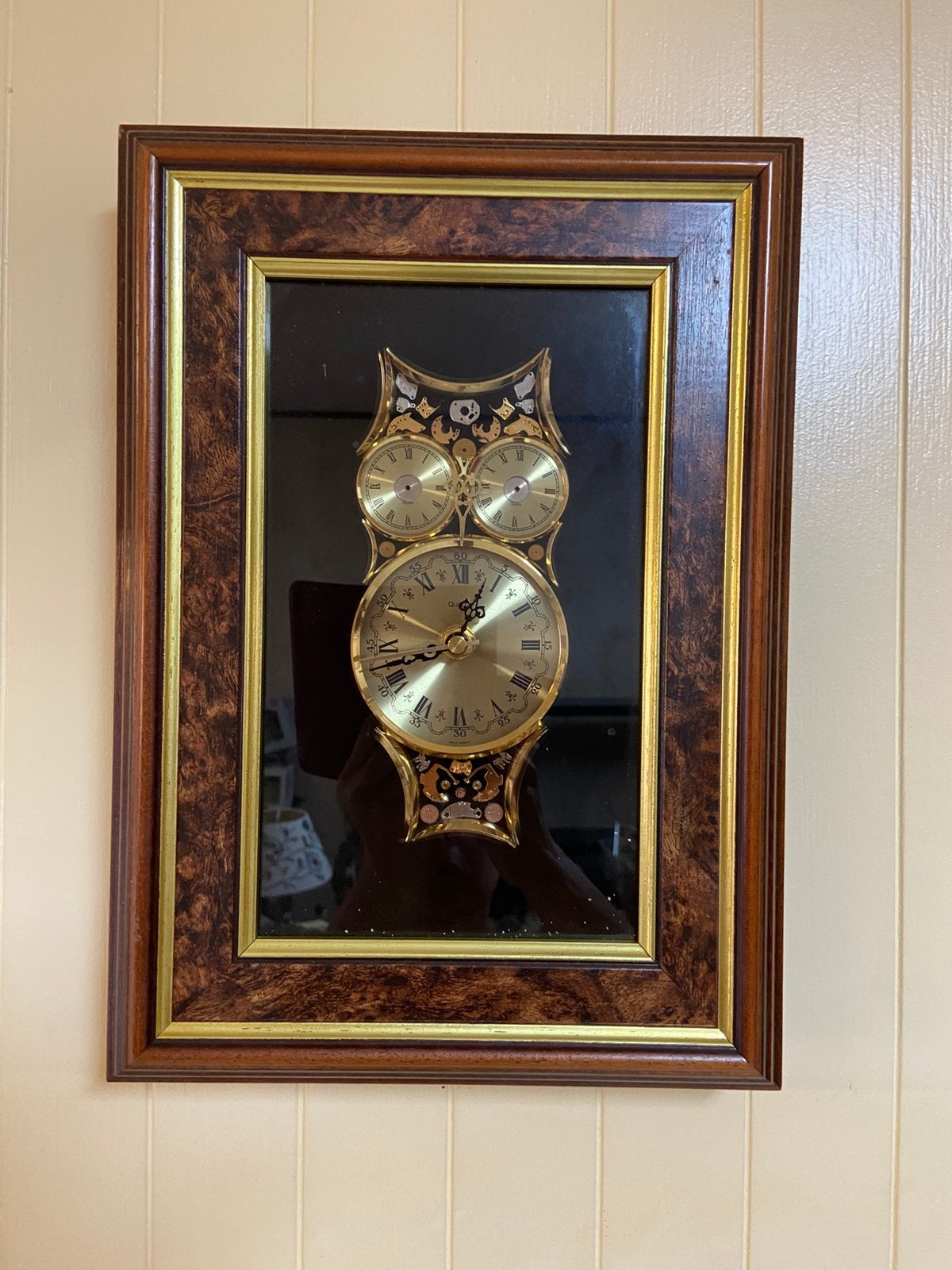 UILKLOK IN KADER ACHTER GLAS, Antiek en Kunst, Ophalen