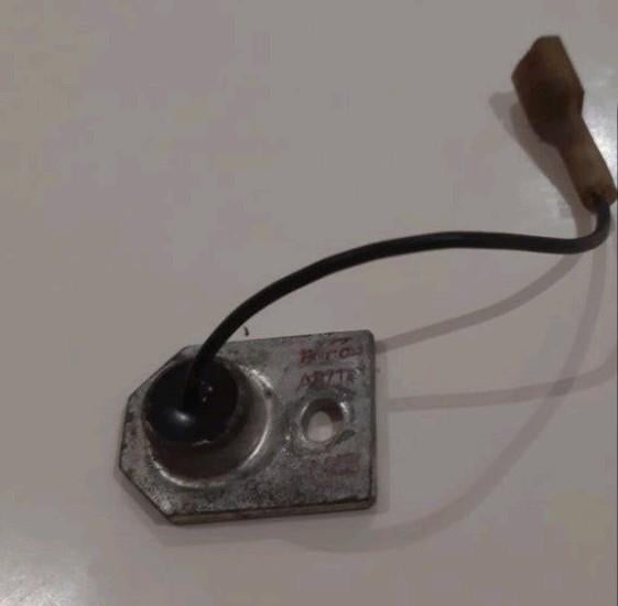 RECHERCHÉ ! Diode Zener ADZ14 pour motobécane, Enlèvement ou Envoi