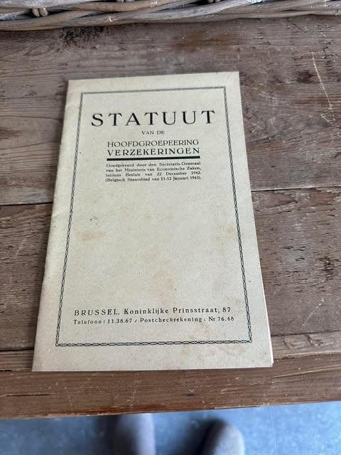 1943 statuut van de hoofdgroepeering verzekeringen, Info@hoofdfep.er, Overige typen, Ophalen of Verzenden, Zo goed als nieuw