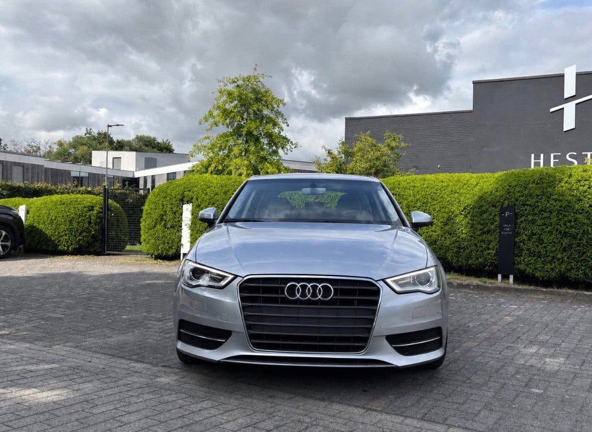 Audi a3 sportback 2015 100 dkm! Euro 6b 1,4 benzine tfsi, Autos, Achat, Boîte manuelle, Beige, 5 portes
