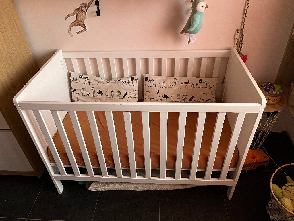 prachtig kinderbedje met matrasje !!!!!, Ophalen, Gebruikt