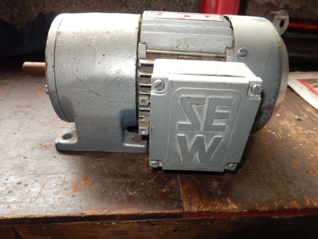 elektromotor met vertragingskast, Ophalen, Zo goed als nieuw, Elektromotor, Minder dan 1400 rpm