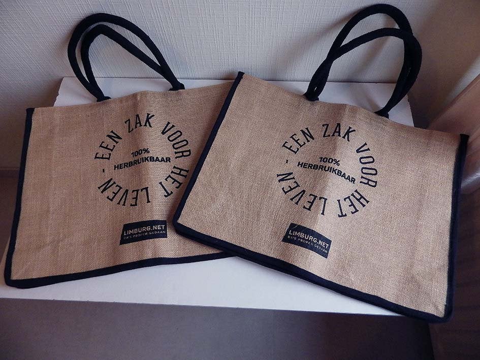 Jutten Draag of Boodschappentas: €.5,00/stuk., Handtassen en Accessoires, Tassen | Damestassen, Ophalen, Nieuw, Beige
