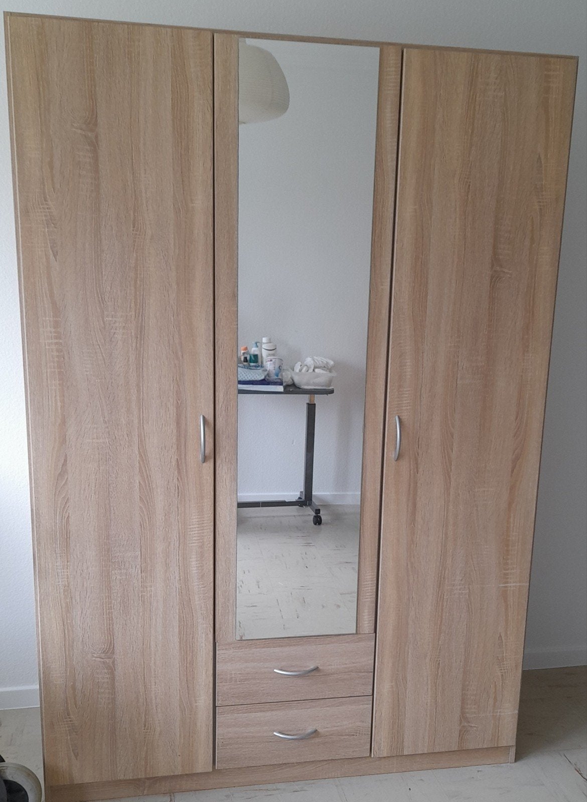 Garde-robes décor chêne 3 portes et 2 tiroirs, Maison & Meubles, Armoires | Penderies & Garde-robes, Avec espace de penderie, Moins de 100 cm