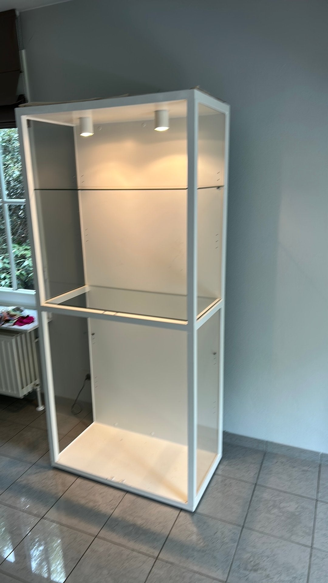 Vitrinekast met verlichting (85x45x185), Huis en Inrichting, Kasten | Vitrinekasten, Ophalen, Zo goed als nieuw
