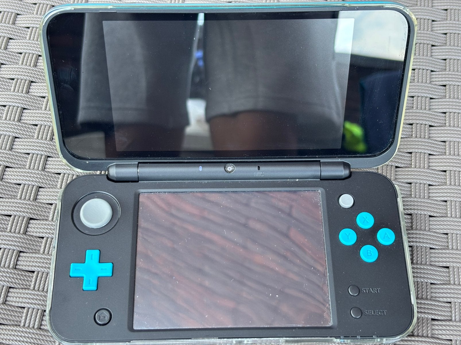 Lot Nintendo New 2DS XL Noir/Turquoise + 14 jeux — Bon état, Ophalen, Met games, Zo goed als nieuw, Zwart