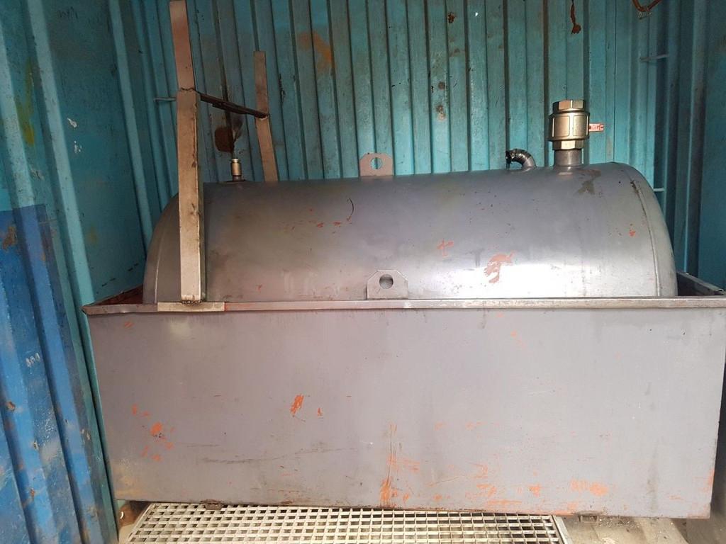 ASECOS Opslagtank afgewerkte olie (bj 2007), Zakelijke goederen, Machines en Bouw | Keten en Containers