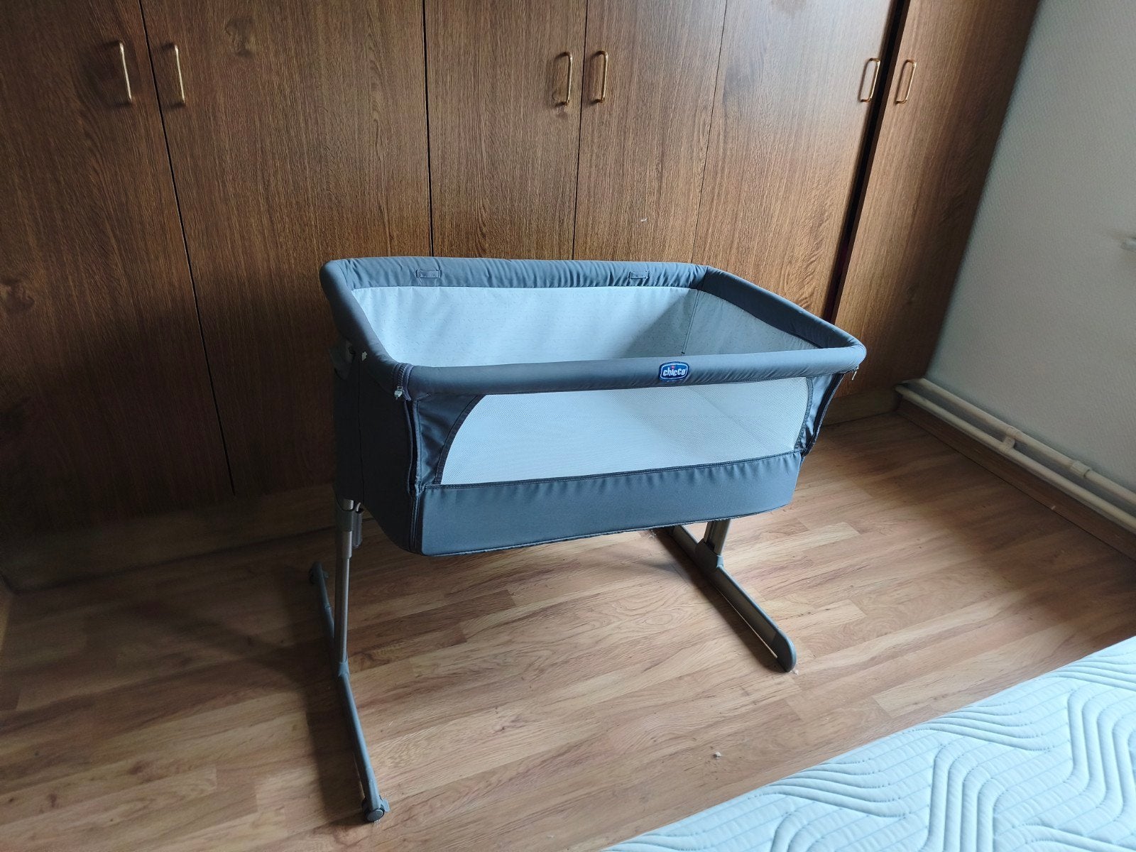 Co Sleeper van Chicco, Kinderen en Baby's, Ophalen, Zo goed als nieuw