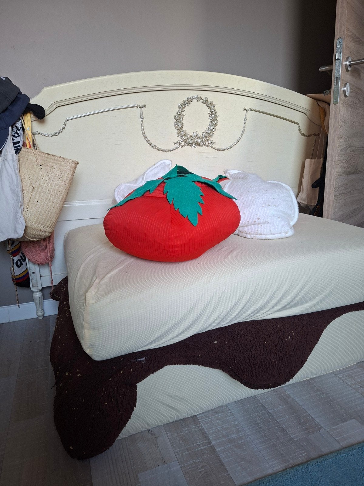 leuke poef, Huis en Inrichting, Ophalen, Zo goed als nieuw