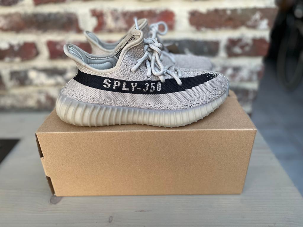 Adidas Yeezy 350 V2 maat 36 2/3 (nieuw!), Adidas, Sportschoenen, Nieuw, Ophalen of Verzenden