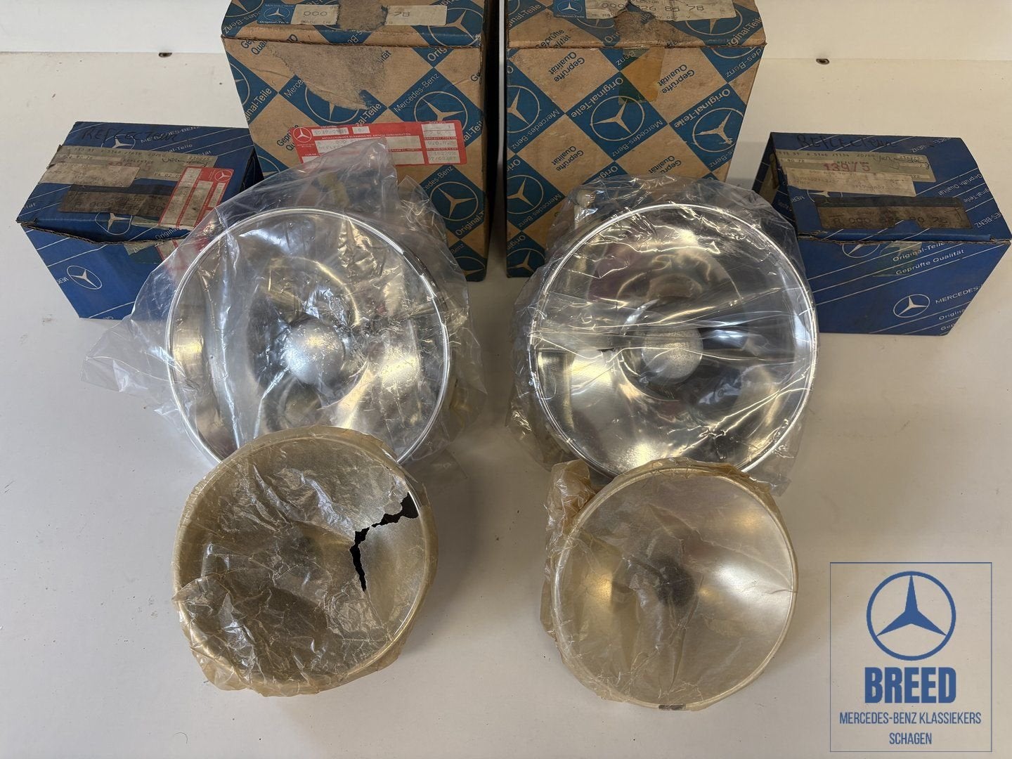NOS set reflectoren Bosch H4/H3 voor Mercedes-Benz W123, Neuf, -, -, Enlèvement ou Envoi