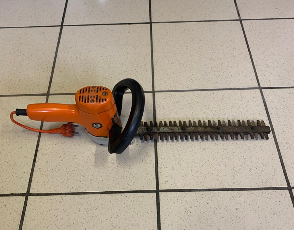 Haagschaar black & Decker, Tuin en Terras, Heggenscharen, Ophalen, Gebruikt, Elektrisch