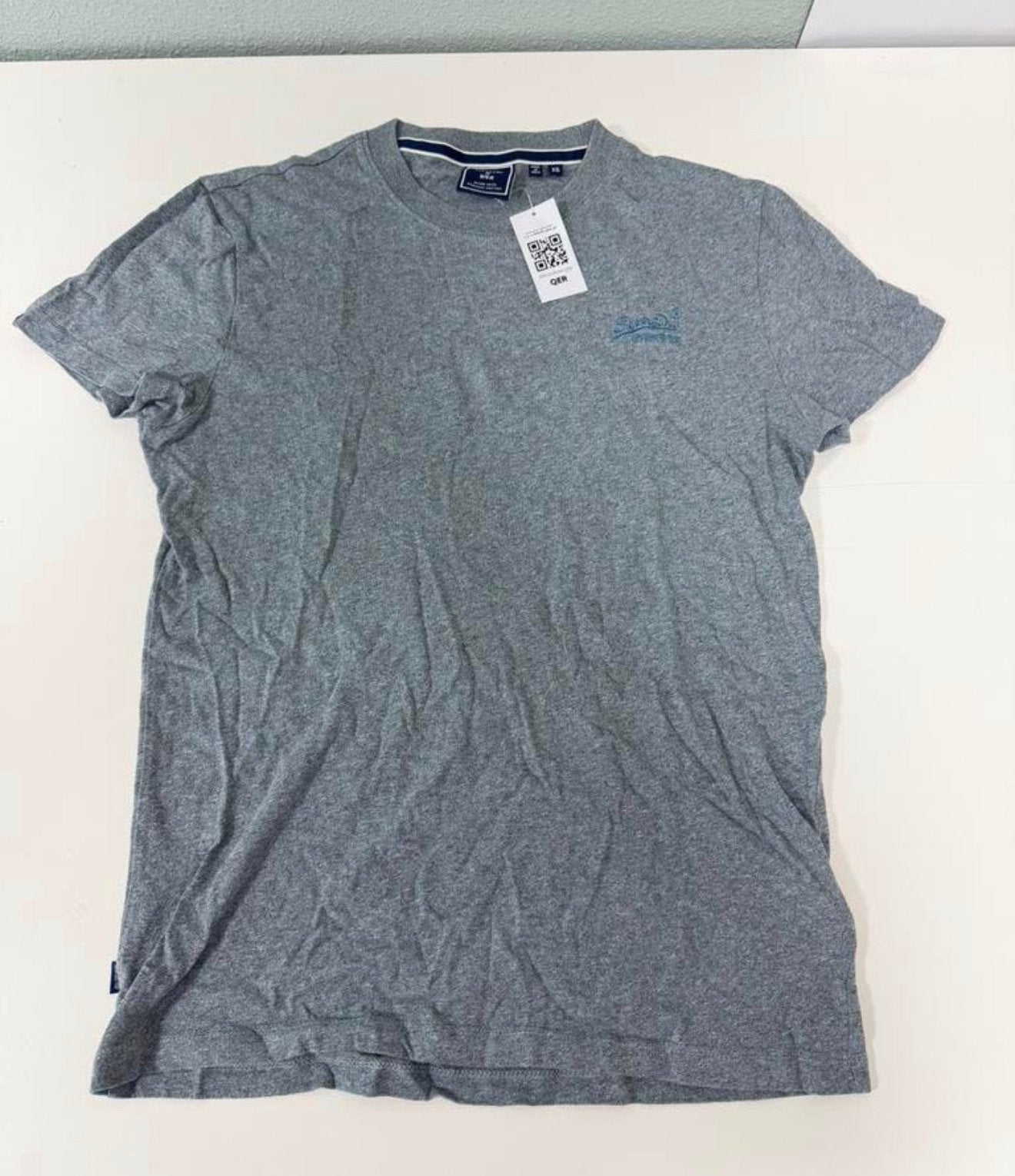 T-shirt Superdry Essential Logo T-shirt gris XS pour hommes, Enlèvement ou Envoi, Comme neuf, Taille 46 (S) ou plus petite, Gris